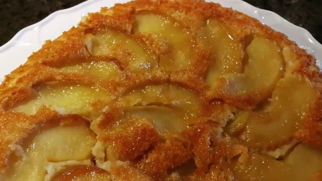 روش پخت کیک سیب یک تخم مرغی خوشمزه و پفدار با طعمی جذاب و بی نظیر
