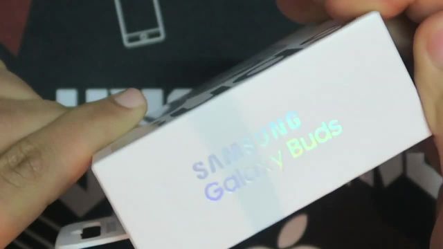 آنباکسینگ Samsung Galaxy Buds
