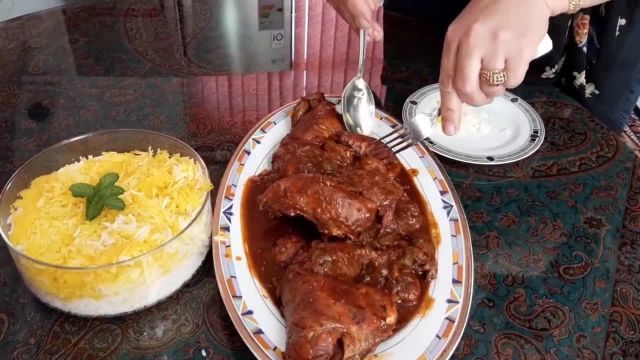 طرز تهیه خورشت مرغ خوشمزه و مجلسی با آلو بخارا