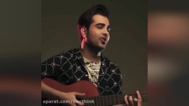 اجرای  زیبای آهنگ اهل عاشقی توسط فرزاد فرخ با گیتار