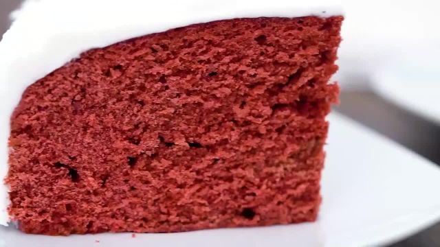 طرز تهیه کیک قرمز مخملی خوشمزه و لاکچری به صورت مرحله به مرحله