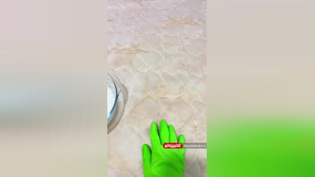 محلول برای تمیز کردن لکه های رو تخت | ویدیو