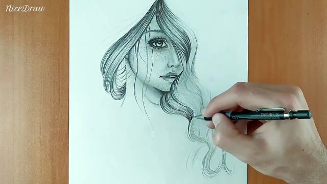 آموزش ترسم چهره دختر برای مبتدیان | نقاشی دختر زیبا با موهای بلند