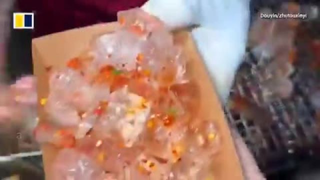 تجربه کنید: ویدیوی فروش یخ سرخ کرده در چین به عنوان وعده غذایی شگفت‌انگیز