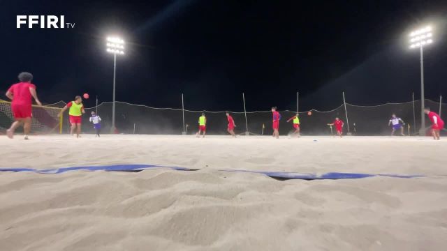 تمرین شبانه ملی پوشان فوتبال ساحلی در جزیره‌ی کیش: کلیپ های جذاب و هیجان انگیز
