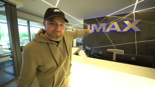 آنباکس و بررسی راه اندازی Fortnite نسخه IMAX