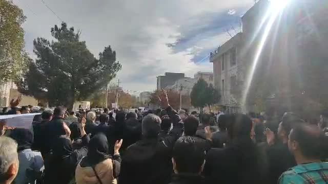 تجمع اعتراضی مالباختگان پیش فروش خوردو در قزوین