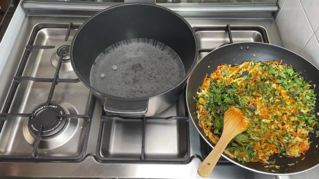 طرز تهیه دمپخت شیرازی با سیزیجات بدون گوشت (پلو گیاهی)