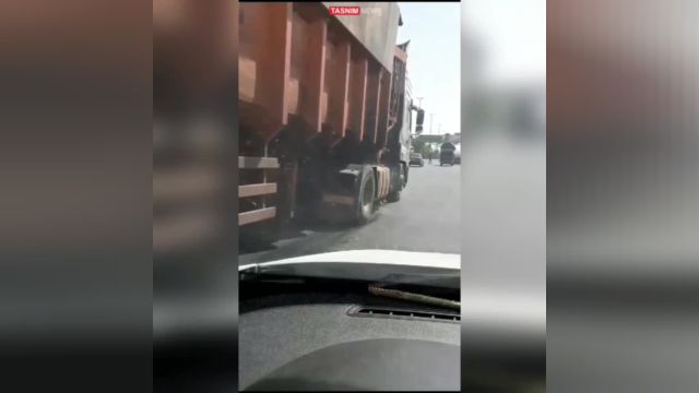 تخلیه شیرابه اشغال در خیابان های کهریزک‌