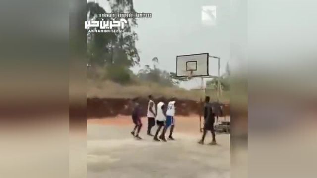 تمرینات سنگین بسکتبالیست کامرونی با کمترین امکانات