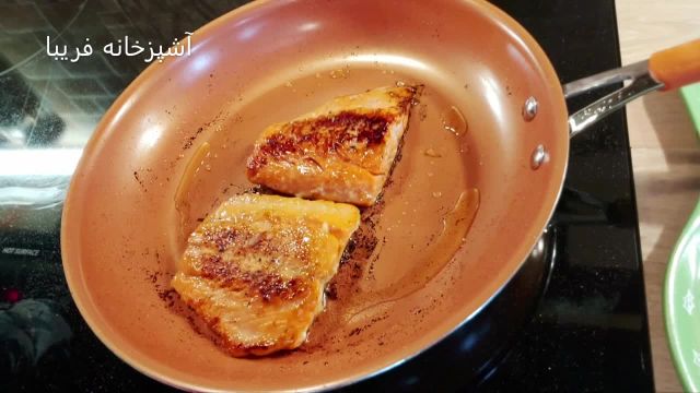 طرز تهیه ماهی سالمون سرخ شده در ماهیتابه