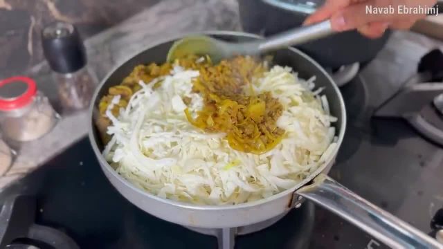 طرز پخت کلم‌ پلو غذای خوشمزه و سنتی ایرانی به روش شیرازی