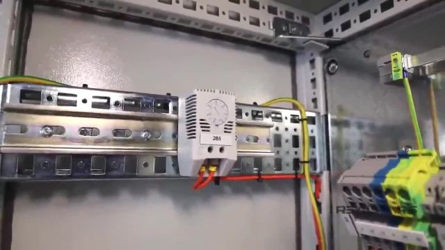 سیستم خنک کننده تابلو برق و کنترل : بهترین راه حل برای حفظ دمای تابلوهای برق و کنترل