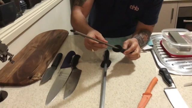 آموزش تیز کردن چاقوها و نکاتی مهم برای خرید چاقوی خوب