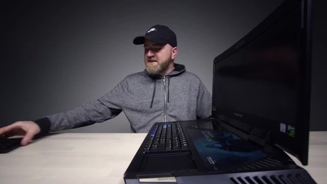 آنباکس و بررسی The Most Insane Laptop