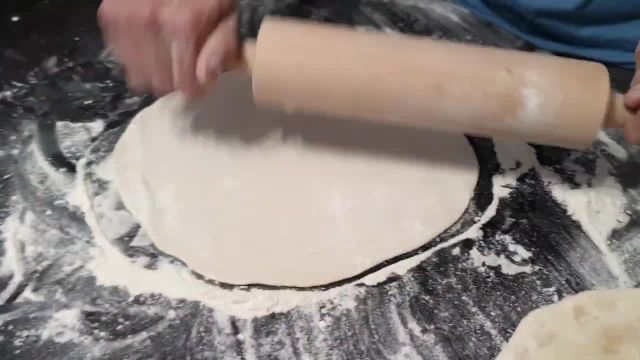 آموزش نان تافتون خانگی در ماهیتابه