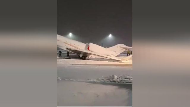 یخ زدن هواپیما در فرودگاه مونیخ آلمان