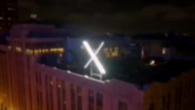 نور شدید لوگوی X در ساختمان توییتر صدای همسایگان این شرکت را درآورد | سایت انتخاب