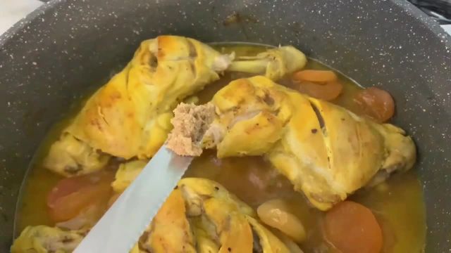 آموزش خورشت هویج با مرغ زعفرانی