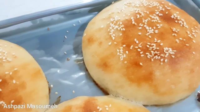 طرز تهیه نان همبرگر خانگی نرم و سبک با دستور ساده و آسان