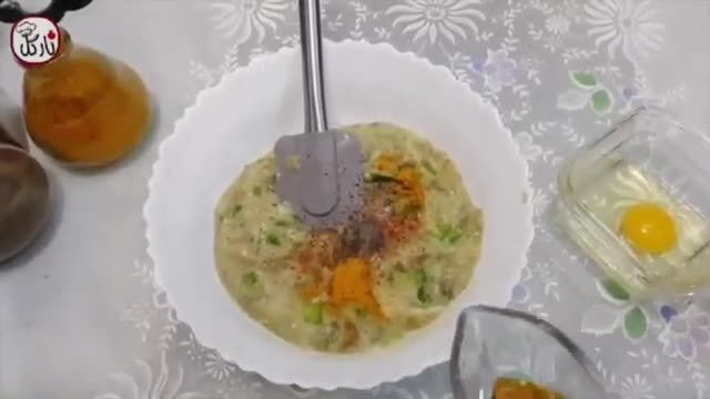 طرز تهیه کوکو بادمجان خوشمزه و گیاهی با بادمجان کبابی (بدون گوشت)