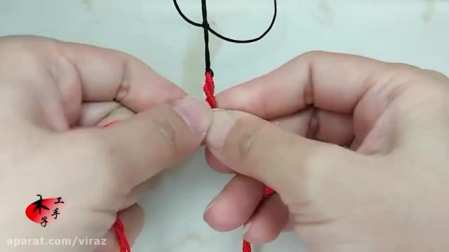کلیپ چینی برای آموزش بافت دستبند ساده مکرومه