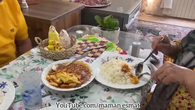 طرز پخت خورشت قیمه غذای خوشمزه و اصیل ایرانی مخصوص مجالس و نذری