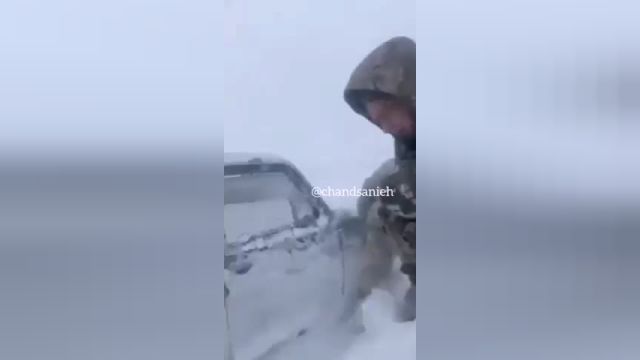 زمین گیر شدن نیروهای نظامی اوکراین در بوران بی سابقه برف