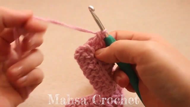 با آموزش قلاب بافی موج دار (Crochet Ripple Stitch) بافت‌ های خلاقانه بسازید