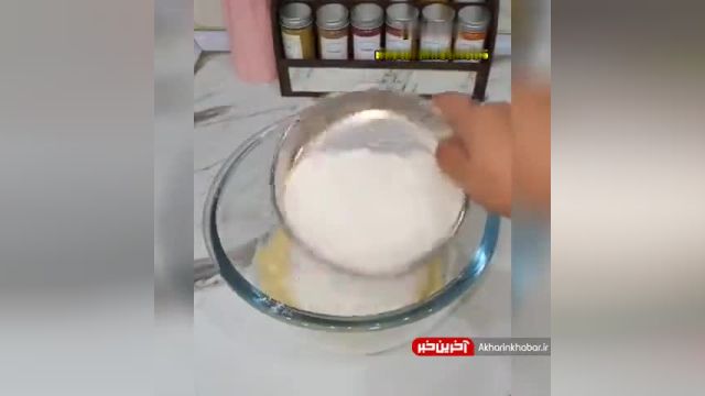 طرز تهیه شیرینی به شکل گل رز برای عید نوروز | ویدیو