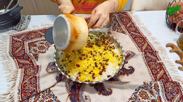 طرز تهیه کشمش پلو با مرغ خوشمزه و بی نظیر غذای اصیل مازندرانی فوق العاده مجلسی