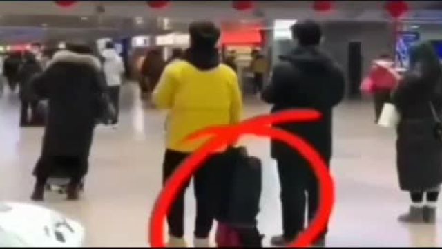 فیلم سرقت چمدان‌ها در فرودگاه با ترفندی جدید و باورنکردنی  | ویدیو