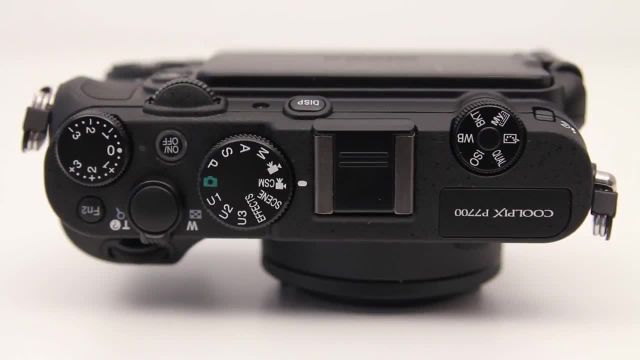 آنباکس و بررسی Nikon P7700