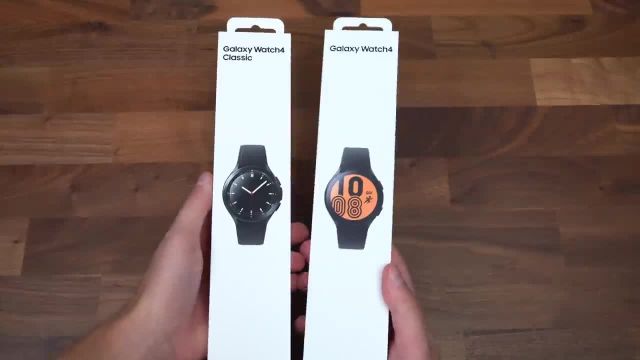 Samsung Galaxy Watch 4 Classic در مقابل آنباکس Galaxy Watch 4