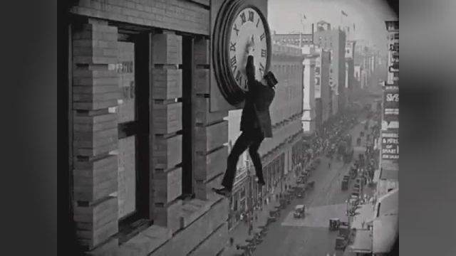 صحنه معروف هارولد لوید در تاریخ سینما چگونه فیلمبرداری شد؟ | ویدئو