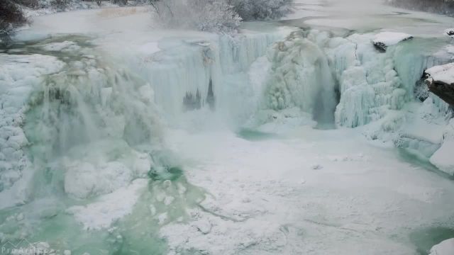 طبیعت خوش منظره کانادا | ویدیوی آرامش بخش آبشارهای زمستانی باورنکردنی | قسمت 7