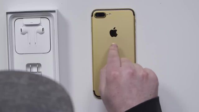 آنباکس و بررسی The $1700 Real Gold iPhone 7