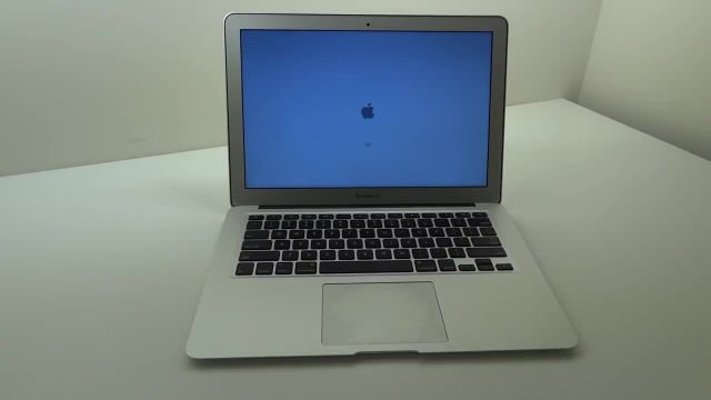 آنباکس و بررسی  Restore the 2011 MacBook Air