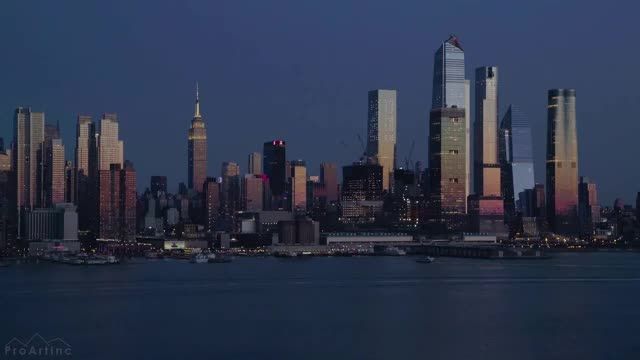 مناظر خیره کننده از خط افق شهر نیویورک در شب و روز | 6 ساعت ویدیوی آرامش شهری