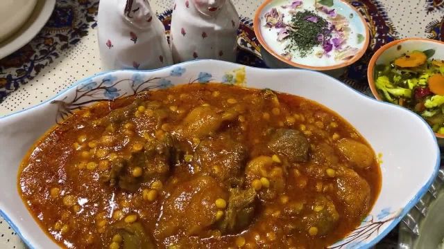طرز تهیه خورشت آلو برگه خوشمزه و جاافتاده غذای اصیل ایرانی