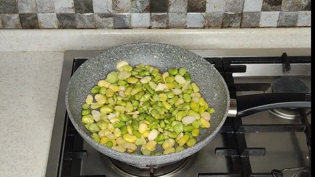 طرز پخت خورشت باقالا وابیج یا گل در چمن گیلانی با باقالا مازندرانی