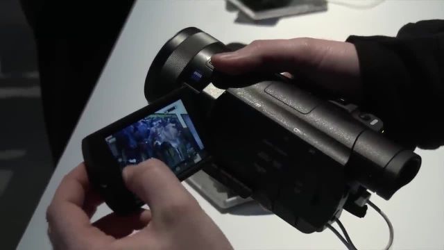 آنباکس و بررسی Sony AX100 4K Camcorder Hands-On!