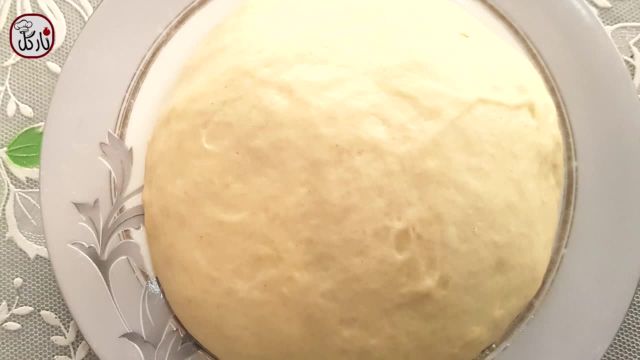 طرز تهیه خمیر پیتزای خانگی و حرفه ای به صورت مرحله به مرحله