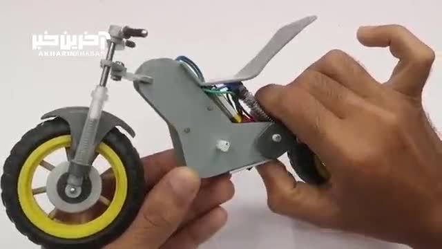 کلیپ ساخت یک موتورسیکلت فوق‌العاده با وسایل دم‌دستی