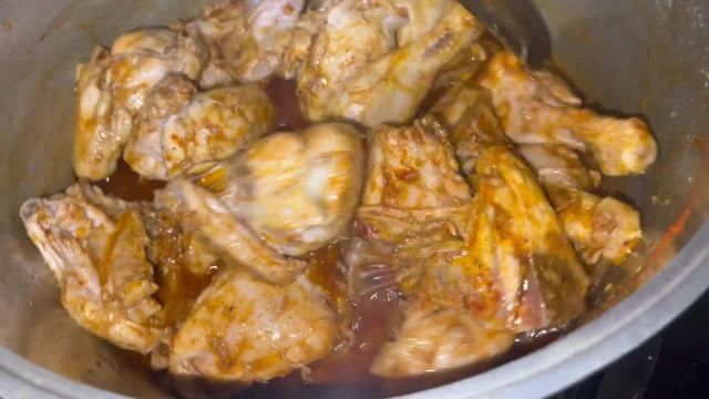 طرز تهیه کرایی مرغ افغانی خوشمزه و پر ادویه