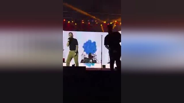 سینا شعبانخانی | اجرای زنده آهنگ من بی تو در کنسرت تهران