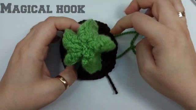 آموزش قلاب بافی گلدان کاکتوس همراه با گل : طراحی زیبا با تکنیک کروشه