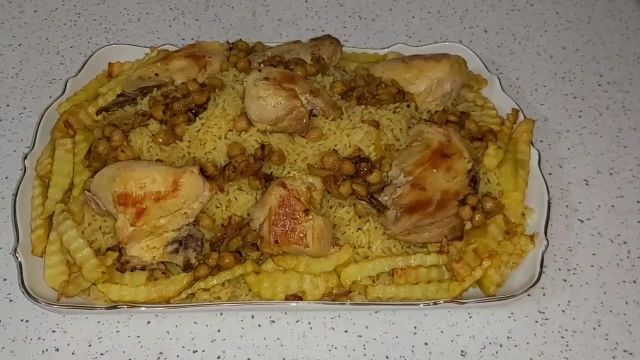 طرز تهیه گبولی پلو غذای خوشمزه و مجلسی بندر عباس با مرغ و سیب زمینی