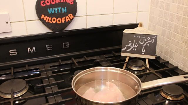 روش اصولی پخت سینه مرغ برای سالاد الویه و انواع ساندویچ ها
