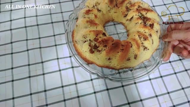 طرز تهیه کیک کشمشی نرم و خوشمزه با دستور افغانی